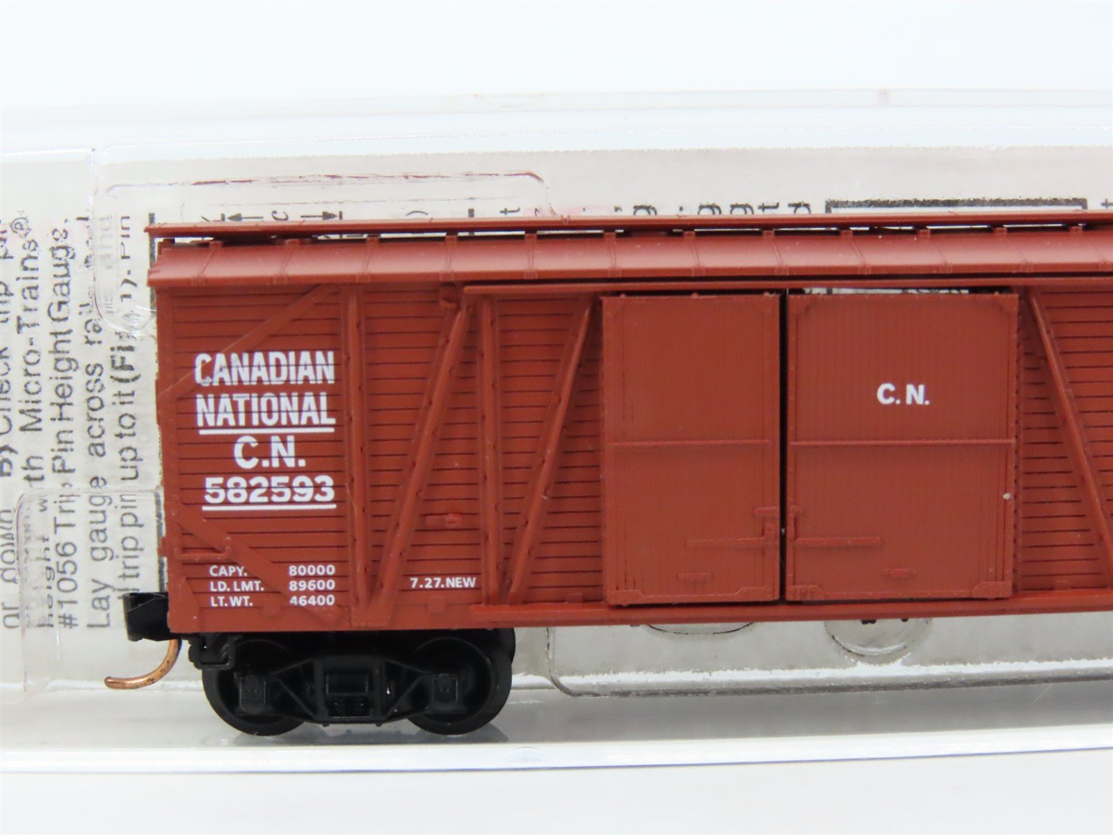 N Scale Micro-Trains MTL 40010 CN Canadian National 40' Braced Boxcar #582593