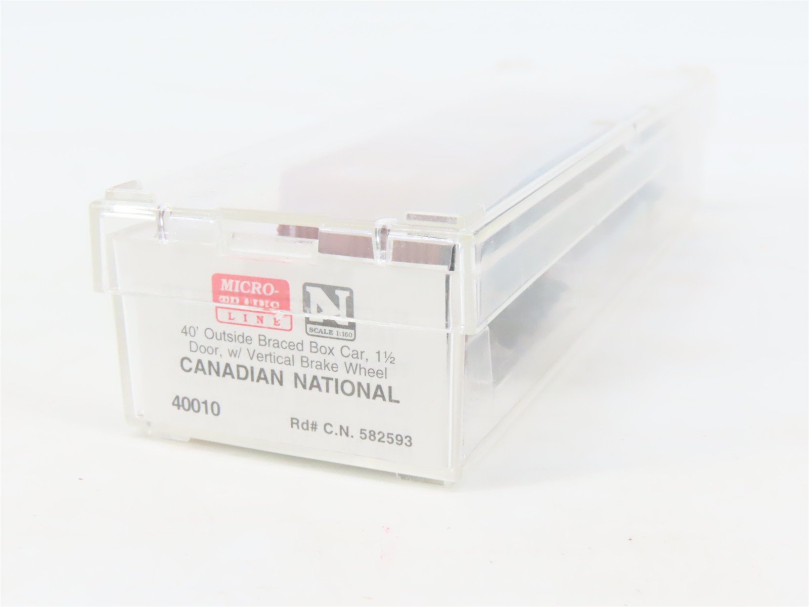 N Scale Micro-Trains MTL 40010 CN Canadian National 40' Braced Boxcar #582593