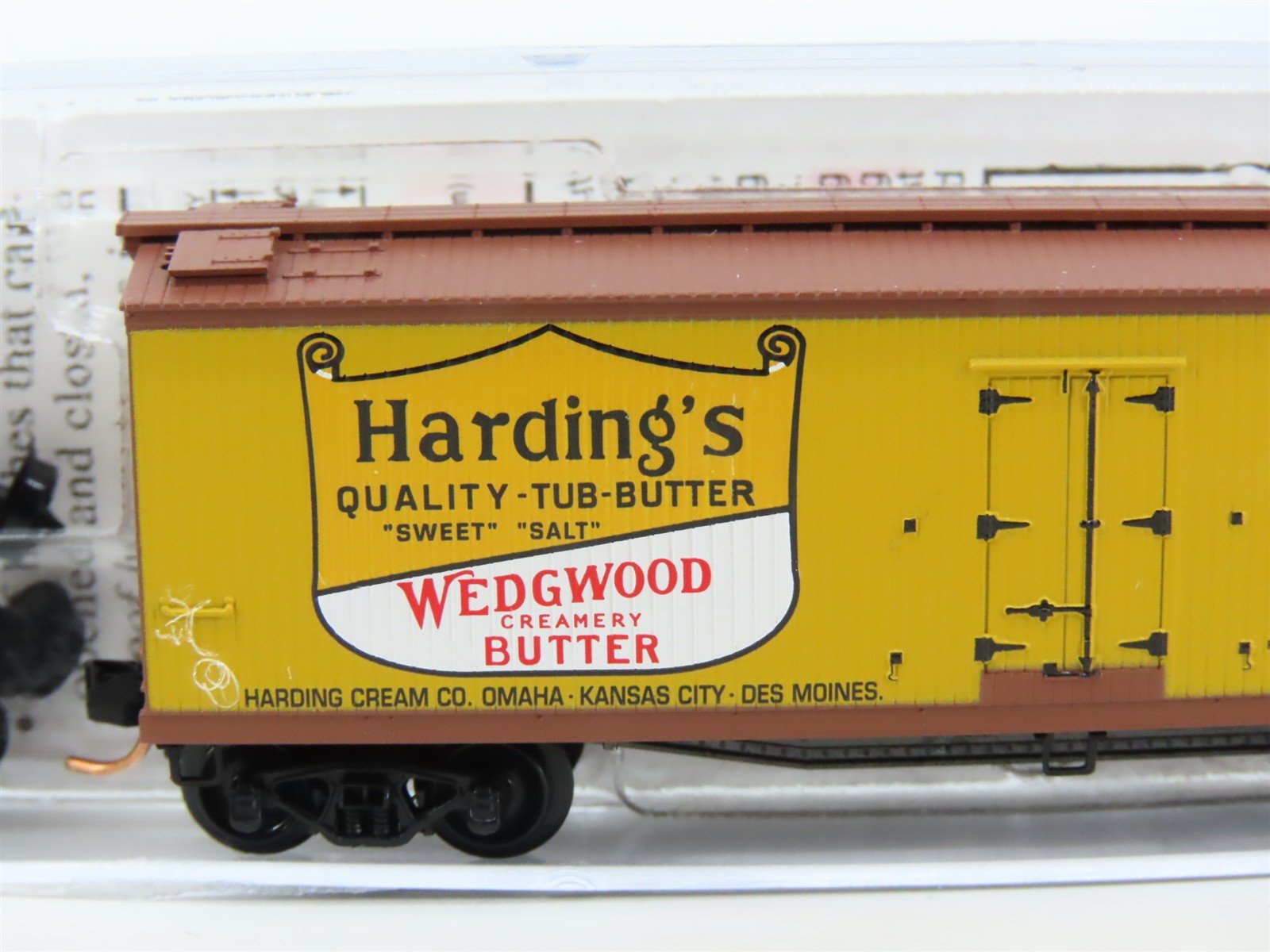 N Scale Micro-Trains MTL 04900540 URTC Hardings Butter 40' Wood Reefer #11619
