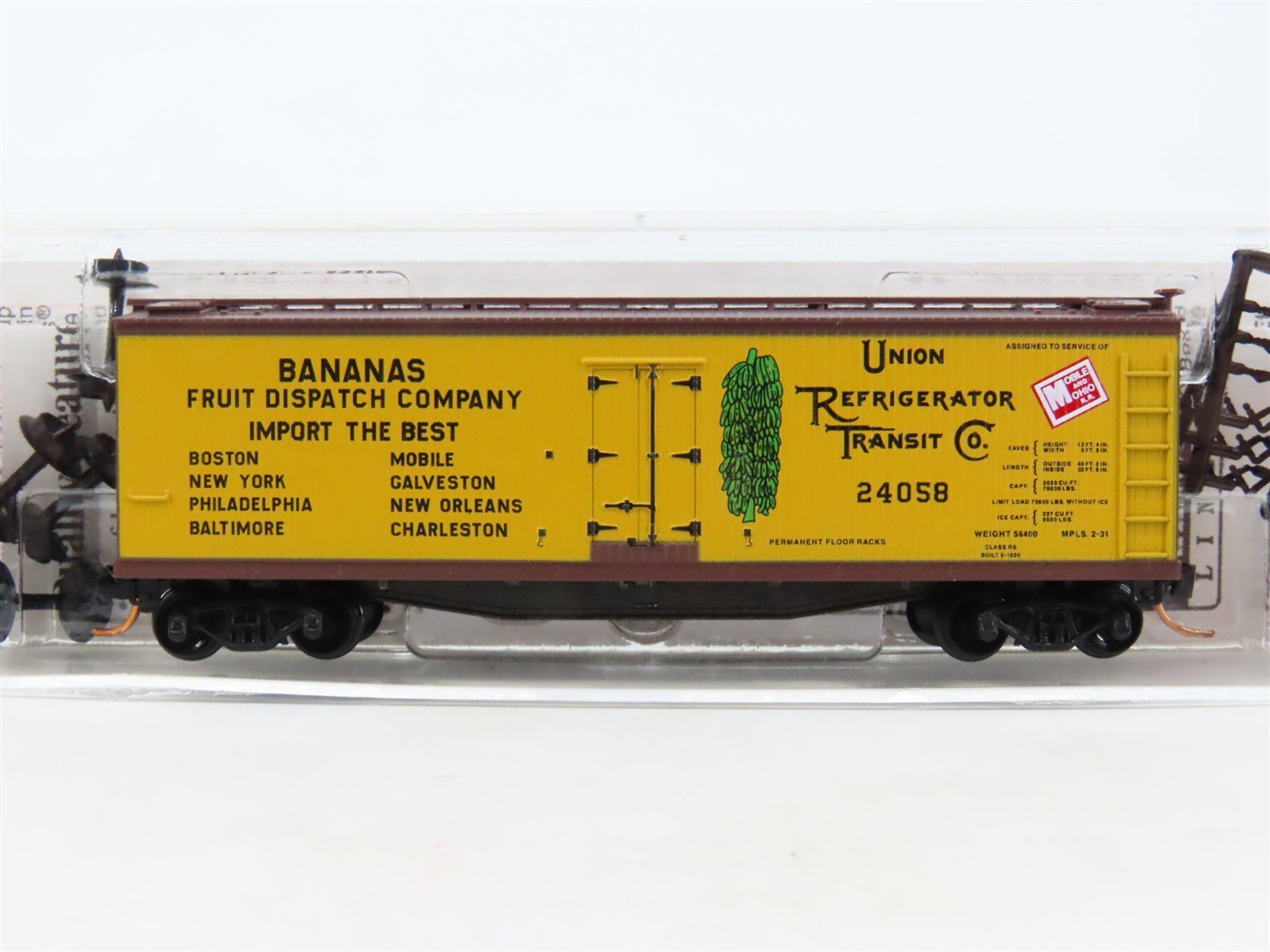 N Scale Micro-Trains MTL 04900390 URTC Bananas Dispatch Co 40' Reefer #24058