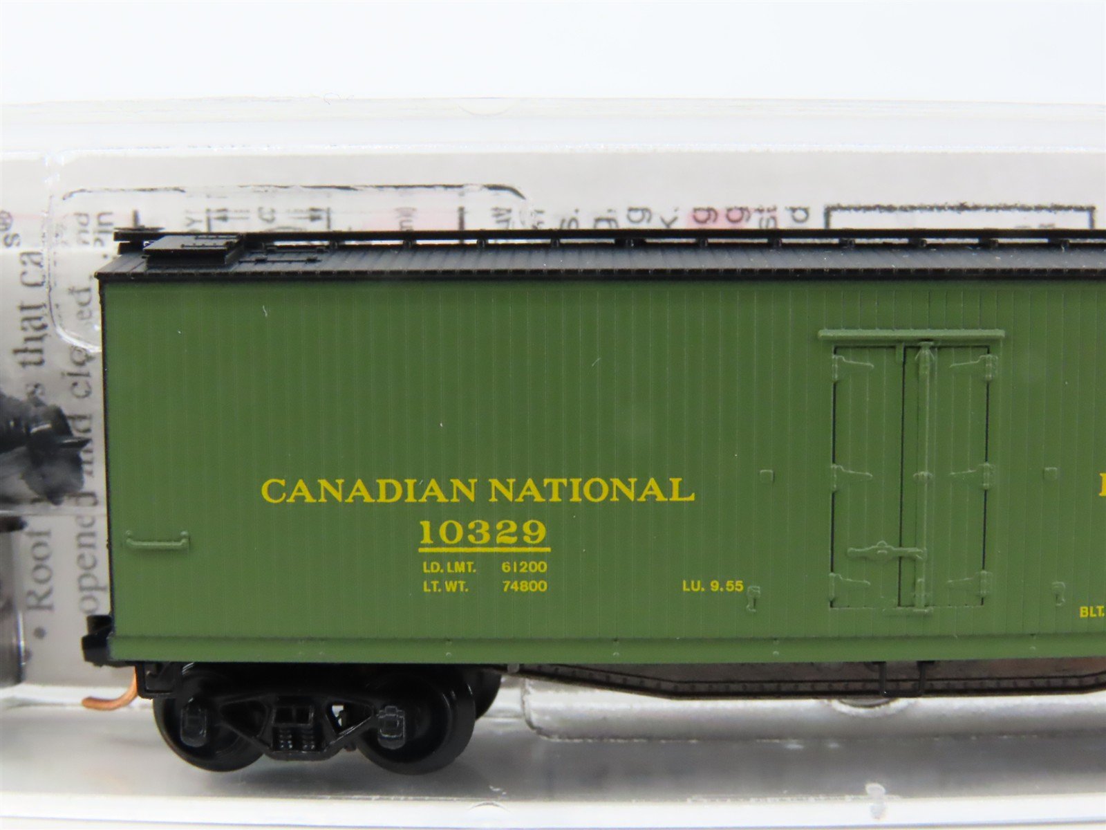 N Scale Micro-Trains MTL 49570 CN Canadian National 40' Wood Reefer #10329