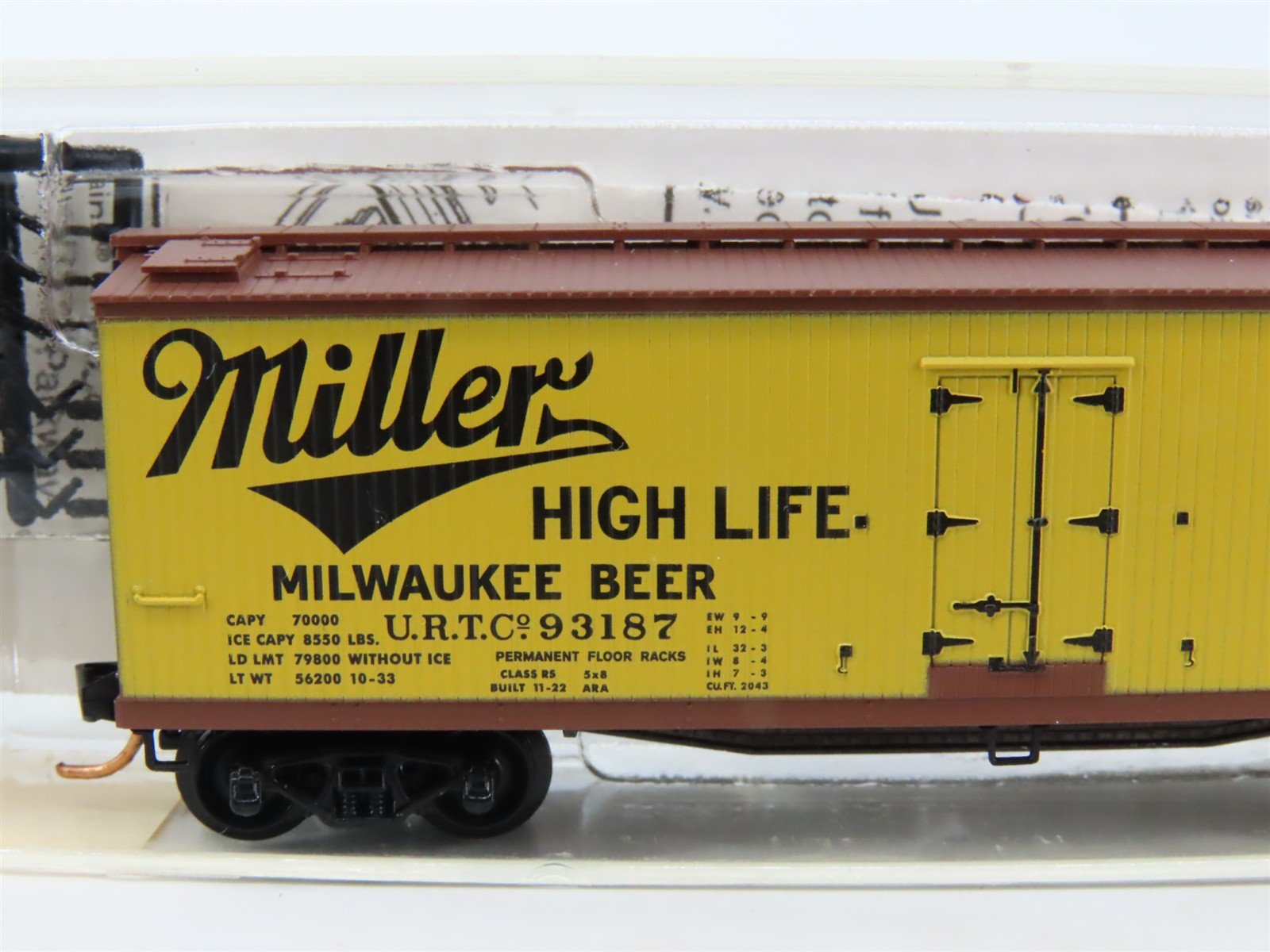N Scale Micro-Trains MTL 49410 URTC Miller High Life 40' Wood Reefer #93187