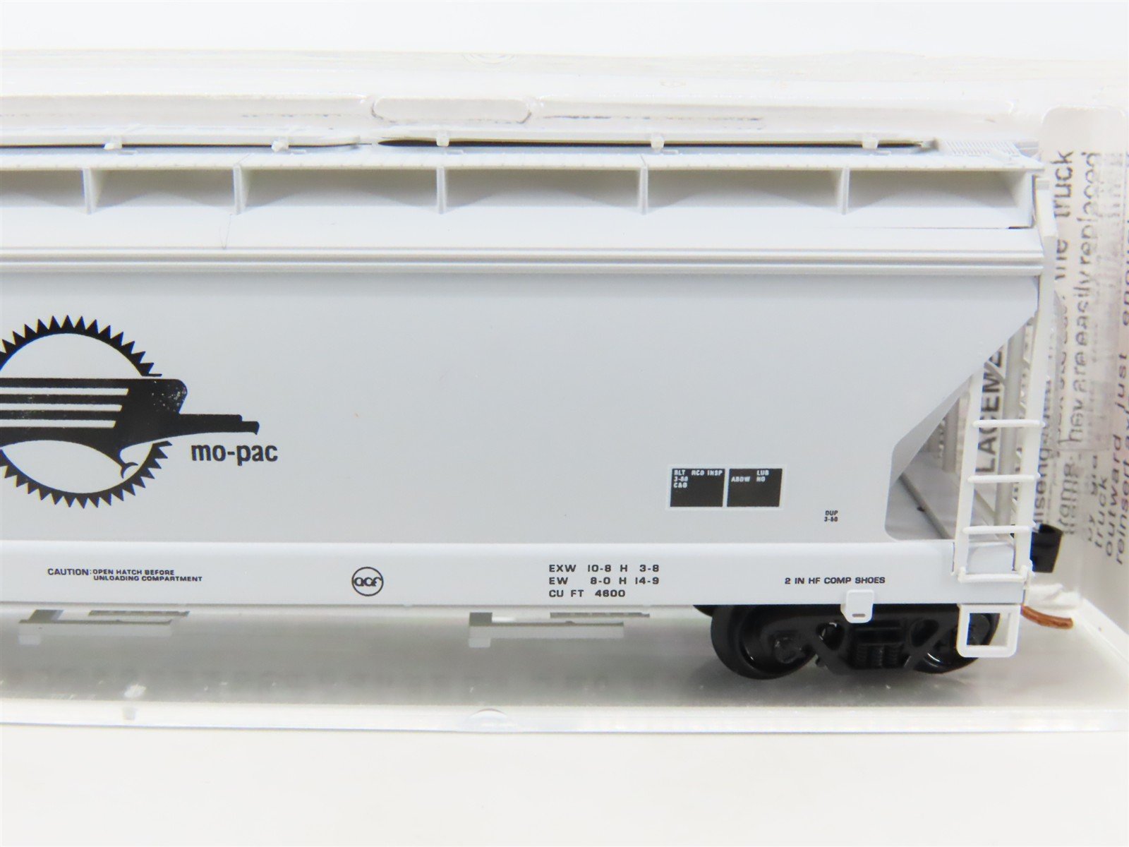 N Scale Micro-Trains MTL 94190 MP Missouri Pacific 3-Bay Covered Hopper #724369