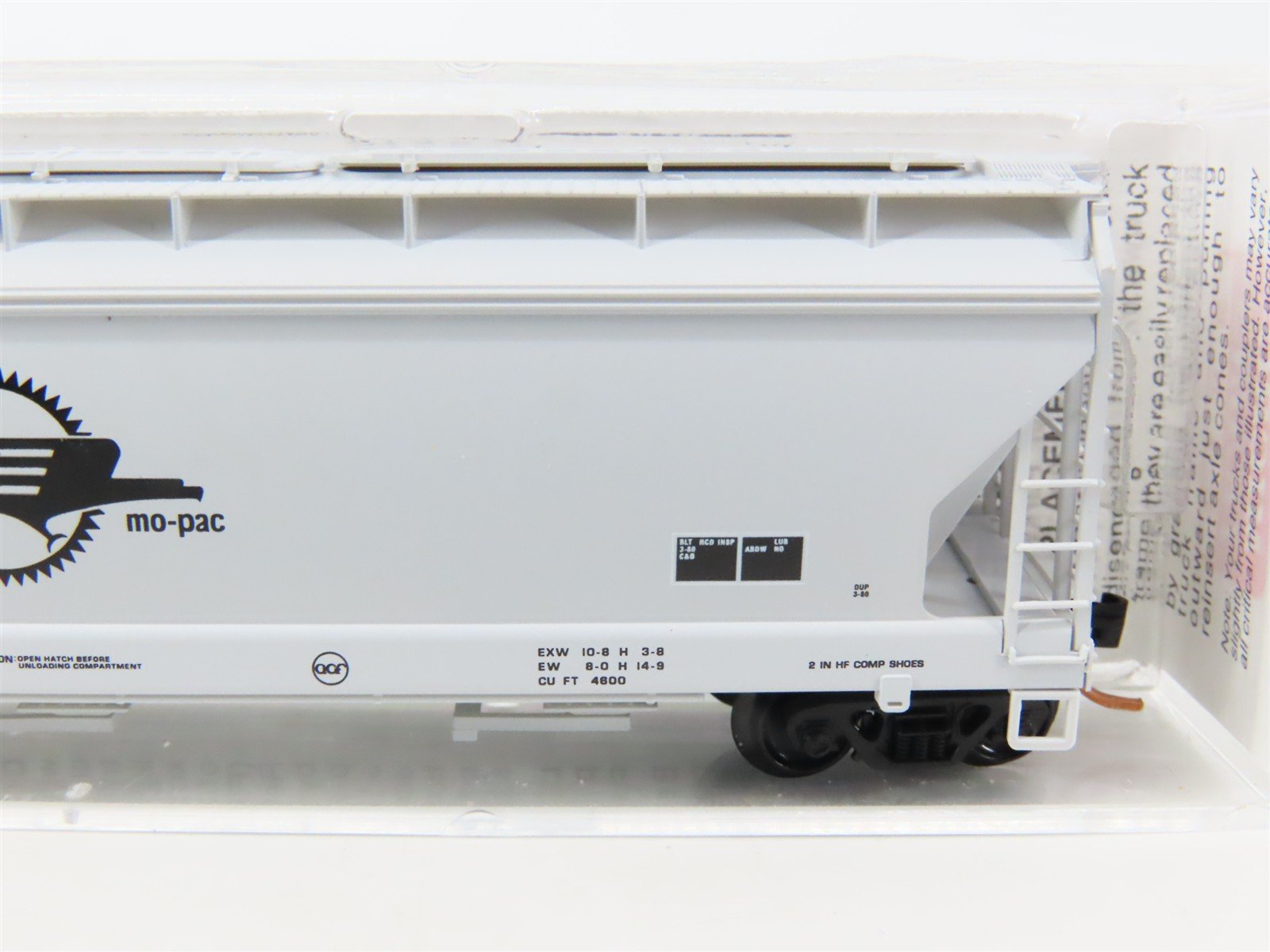 N Scale Micro-Trains MTL 94190 MP Missouri Pacific 3-Bay Covered Hopper #724369