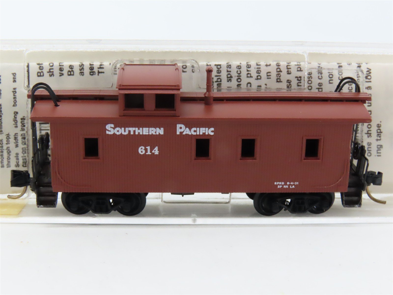 N Scale Micro-Trains MTL 51150 SP Southern Pacific 34' Wood Caboose #614