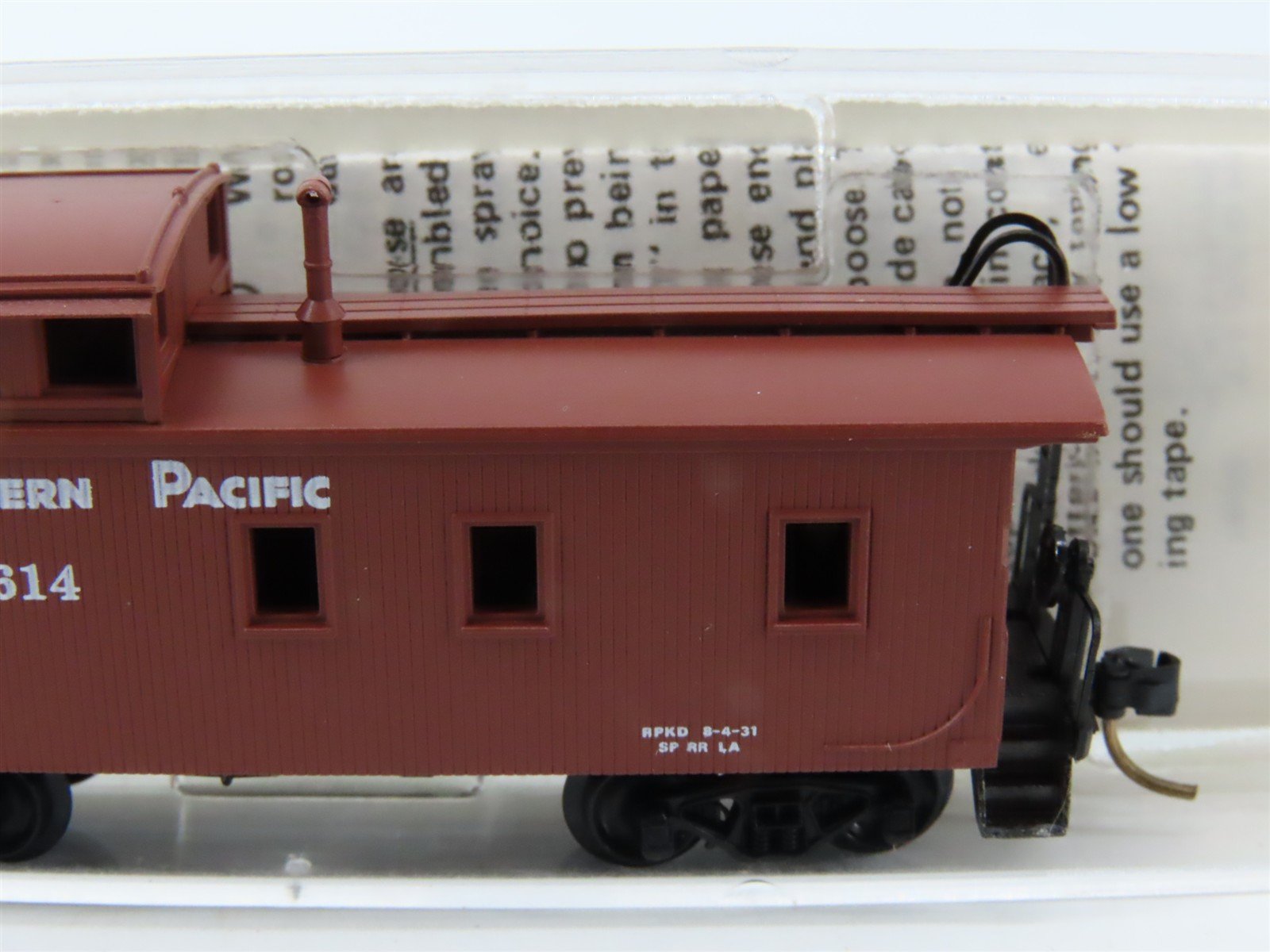 N Scale Micro-Trains MTL 51150 SP Southern Pacific 34' Wood Caboose #614