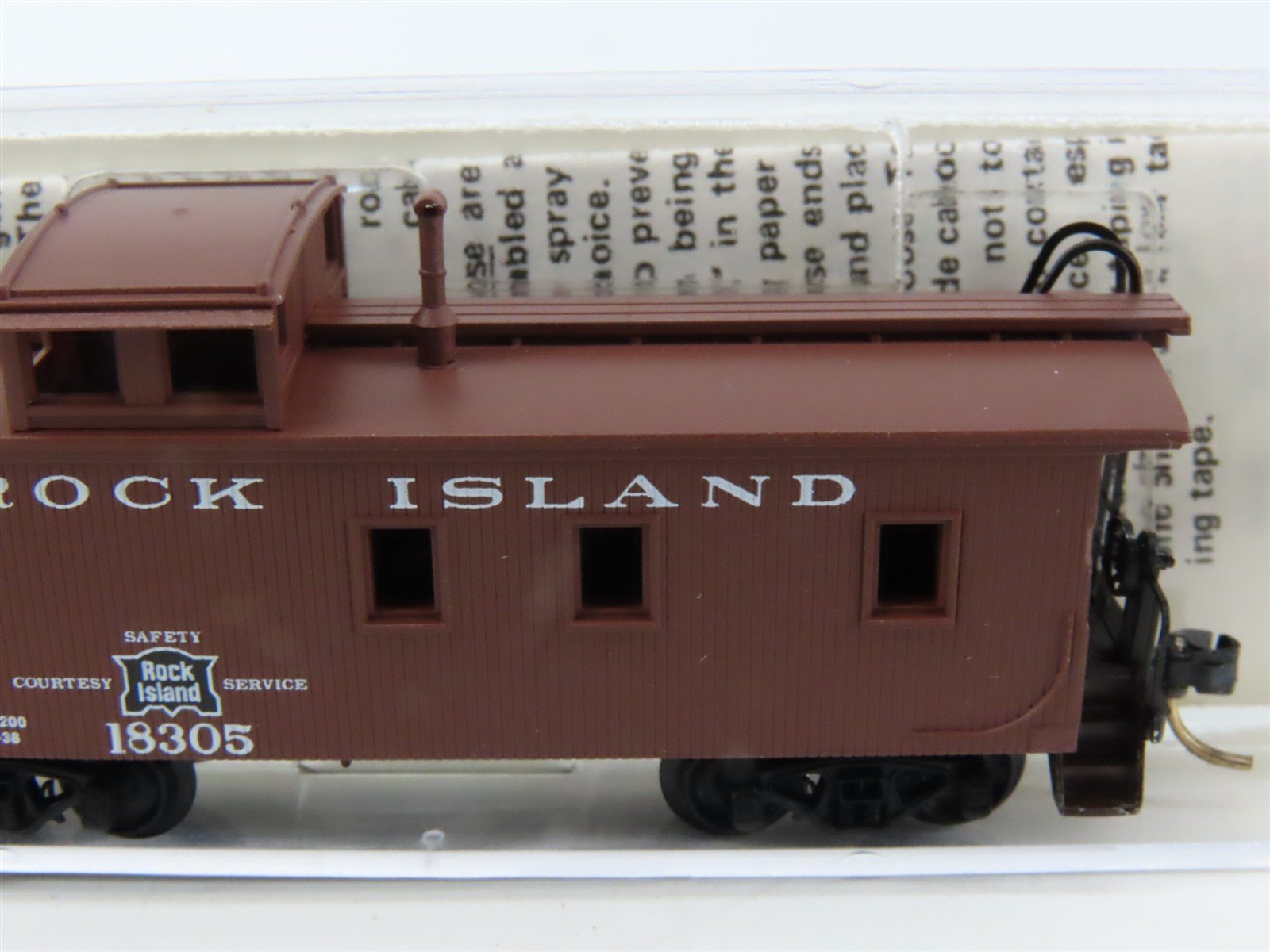 N Scale Micro-Trains MTL 61140 RI Rock Island 34' Wood Caboose #18305