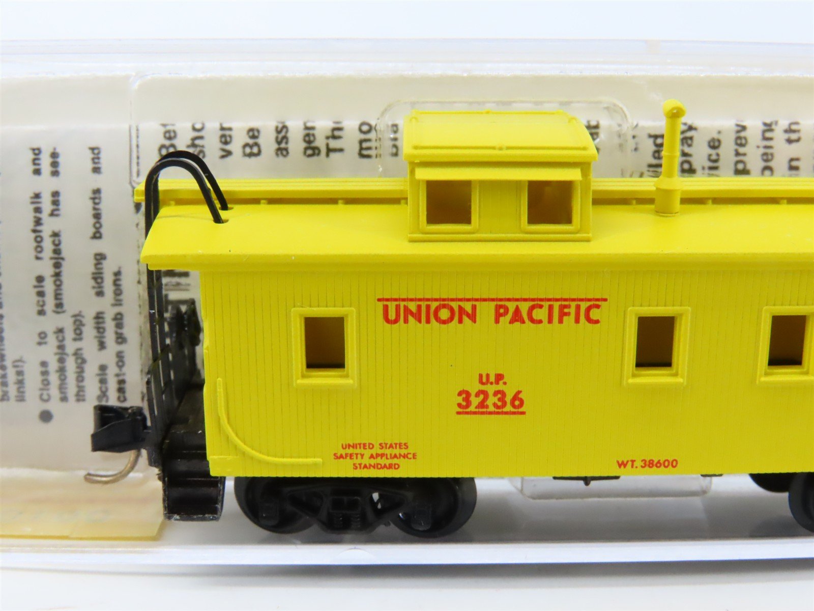 N Scale Micro-Trains MTL 50100 UP Union Pacific 34' Wood Caboose #3236