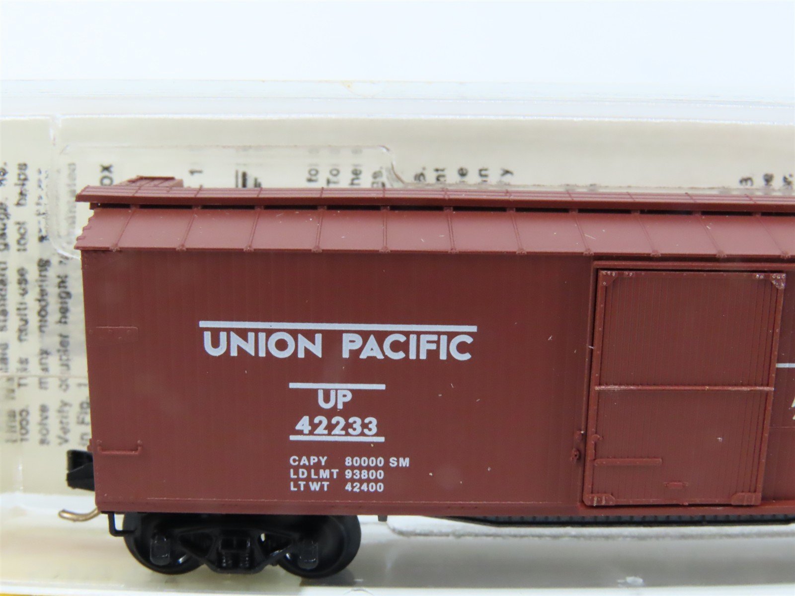 N Scale Micro-Trains MTL 39010 UP Union Pacific 40' Wood Boxcar #42233