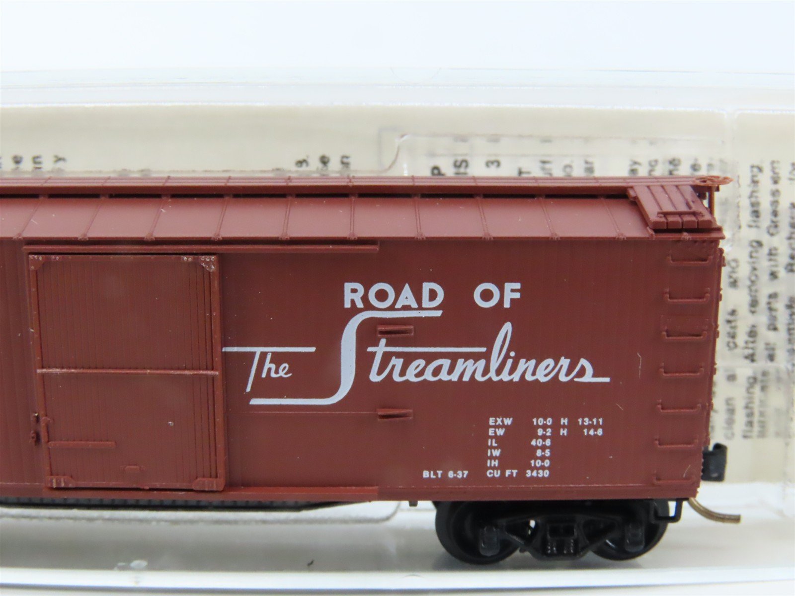N Scale Micro-Trains MTL 39010 UP Union Pacific 40' Wood Boxcar #42233