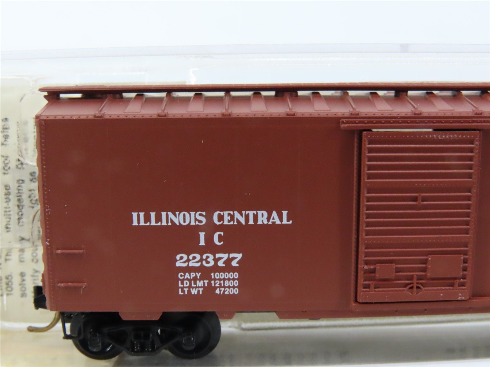 N Scale Micro-Trains MTL 20056 IC Illinois Central 40' Standard Boxcar #22377