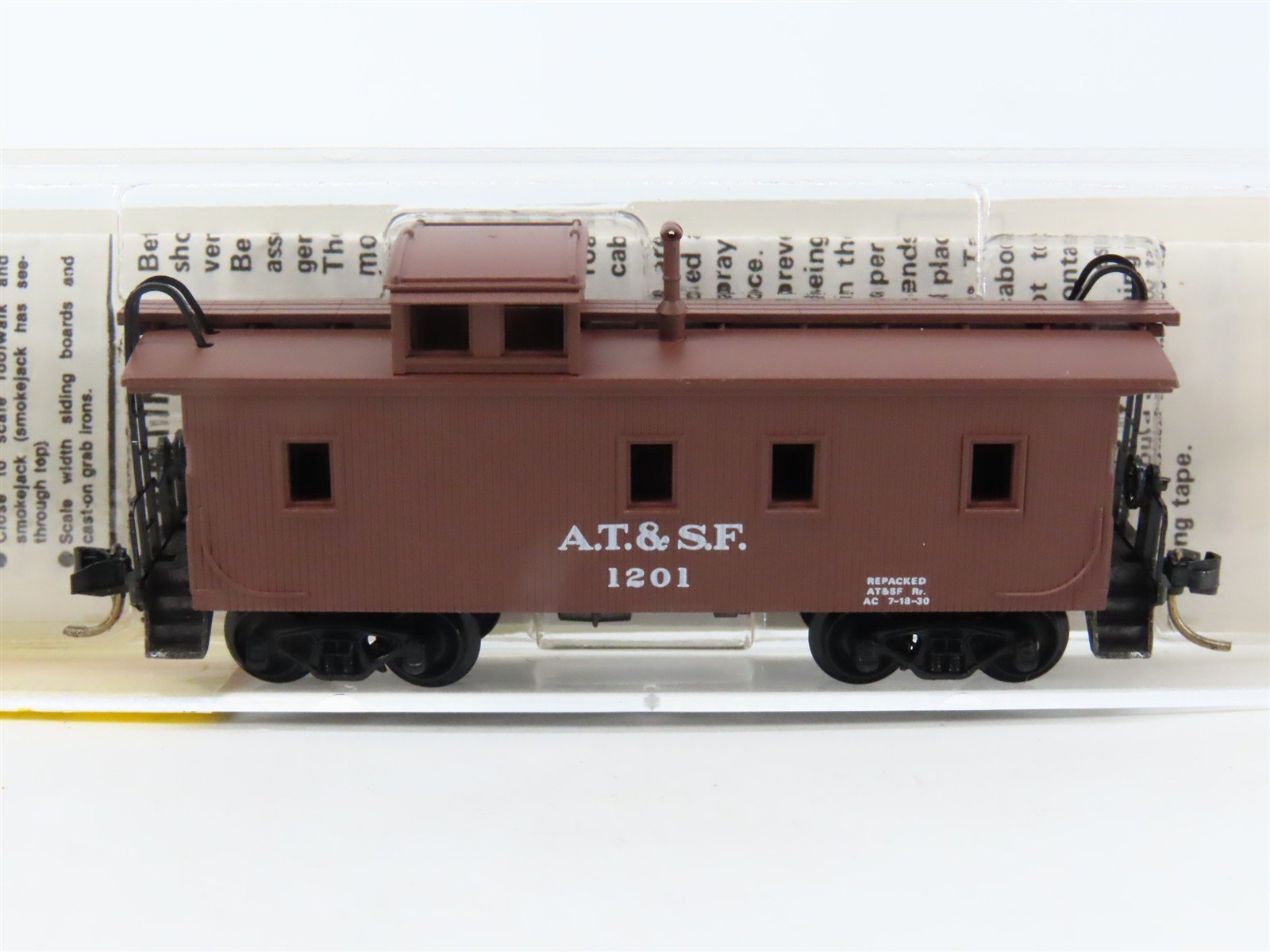 N Scale Micro-Trains MTL 51100 ATSF Santa Fe 34' Wood Caboose #1201