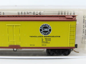 N Scale Micro-Trains MTL 49180 PFE Southern Pacific 40' Wood Reefer #35447