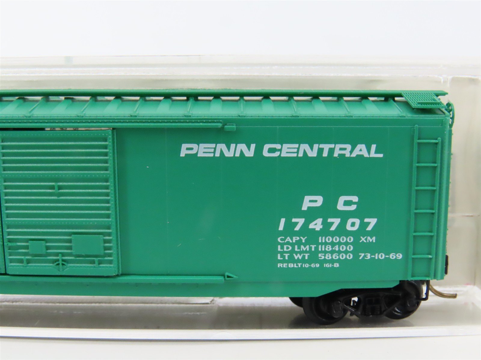 N Scale Micro-Trains MTL 34020 PC Penn Central 50' Standard Boxcar #174707