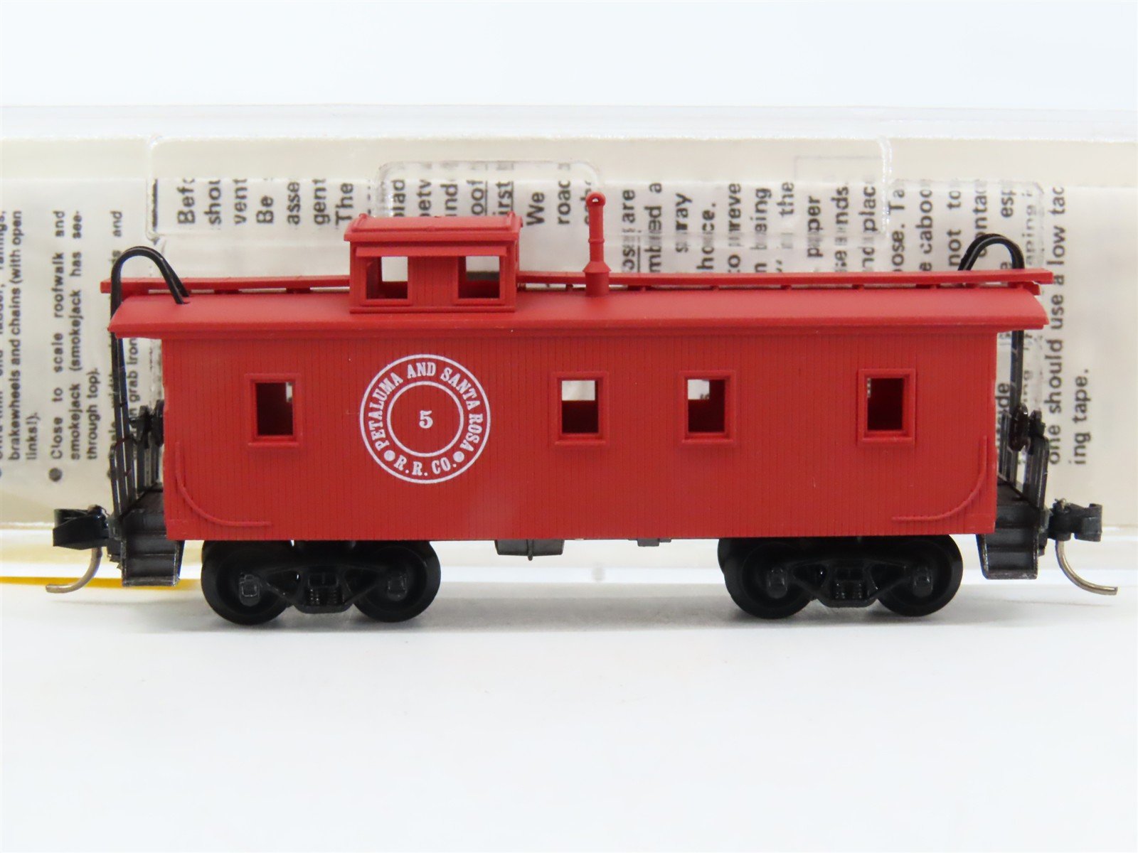N Scale Micro-Trains MTL 50120 Petaluma & Santa Rosa 34' Wood Caboose