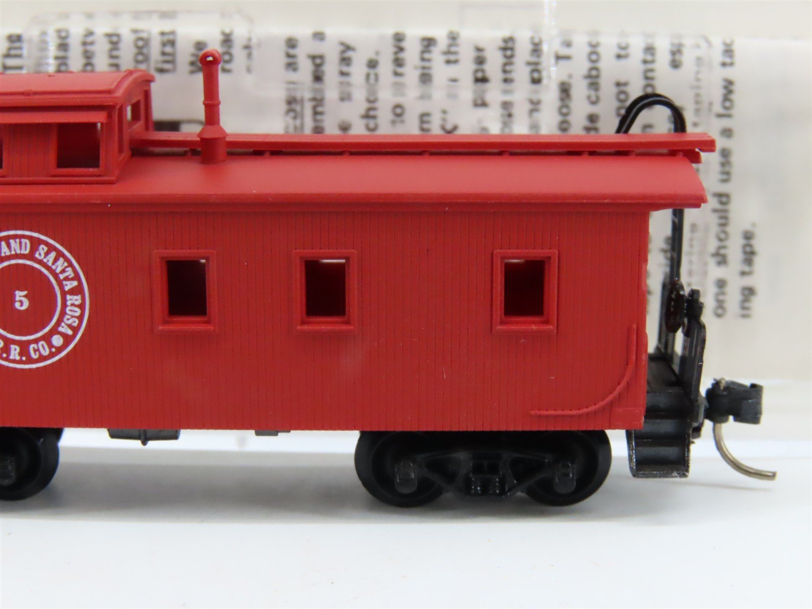 N Scale Micro-Trains MTL 50120 Petaluma & Santa Rosa 34' Wood Caboose