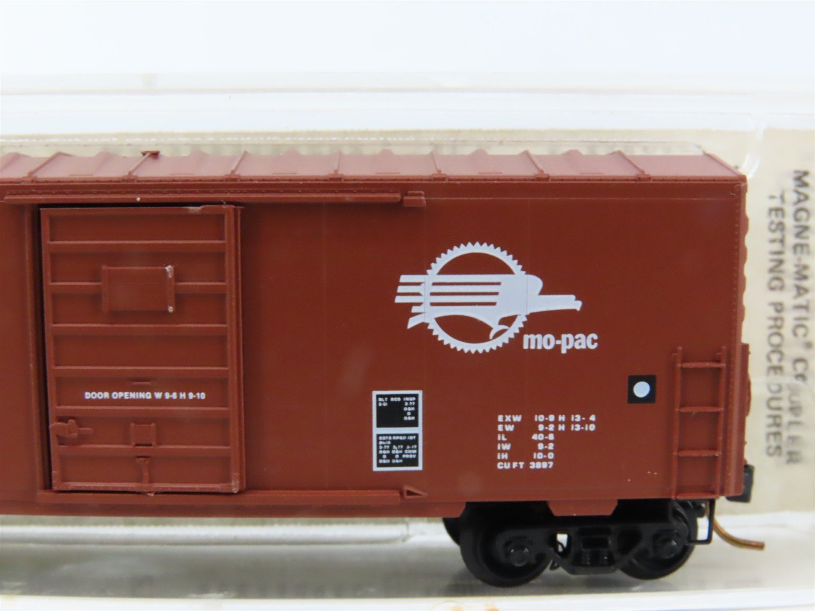 N Scale Micro-Trains/Kadee 24200 MP Missouri Pacific 40' Boxcar #354209