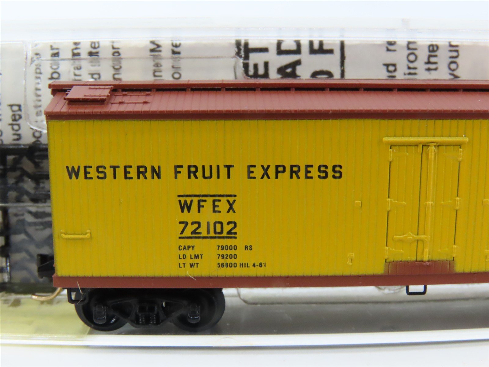 N Scale Micro-Trains/Kadee 47330 WFEX Great Northern 40' Reefer #72102