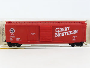 N Scale Micro-Trains MTL 33010 GN Great Northern 50' Standard Boxcar #17833