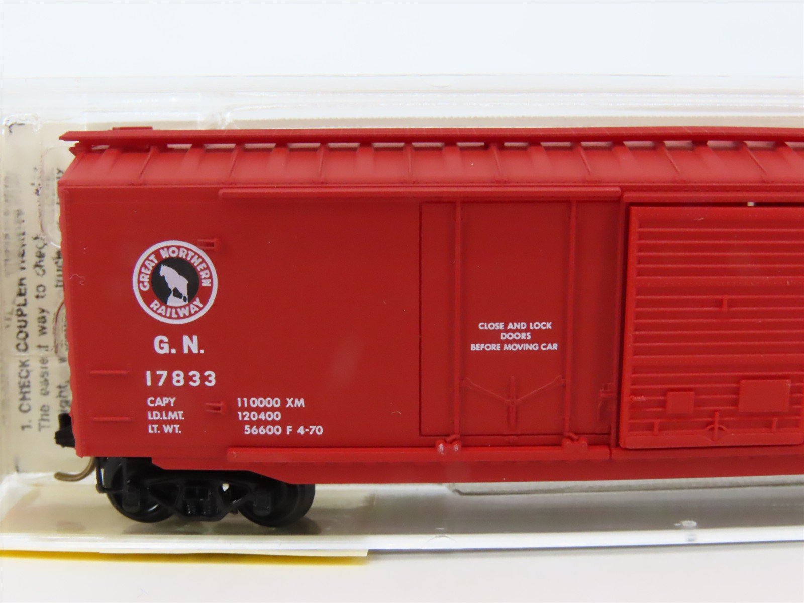 N Scale Micro-Trains MTL 33010 GN Great Northern 50' Standard Boxcar #17833