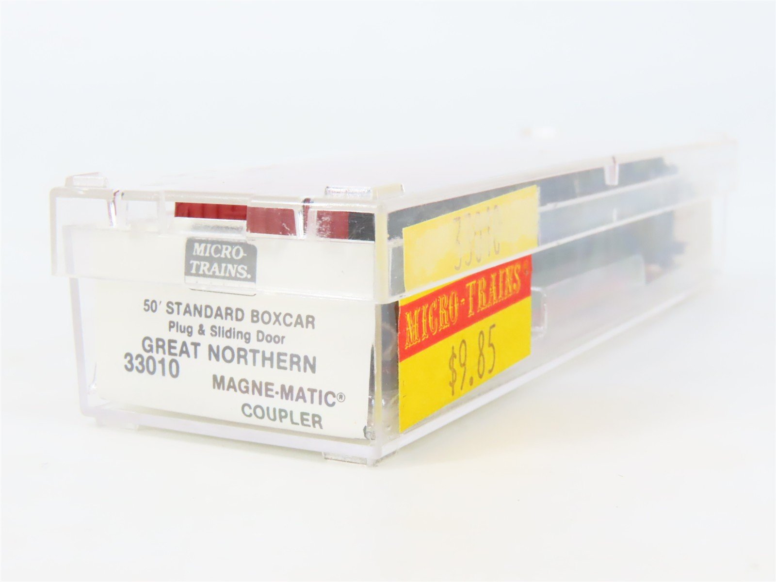 N Scale Micro-Trains MTL 33010 GN Great Northern 50' Standard Boxcar #17833