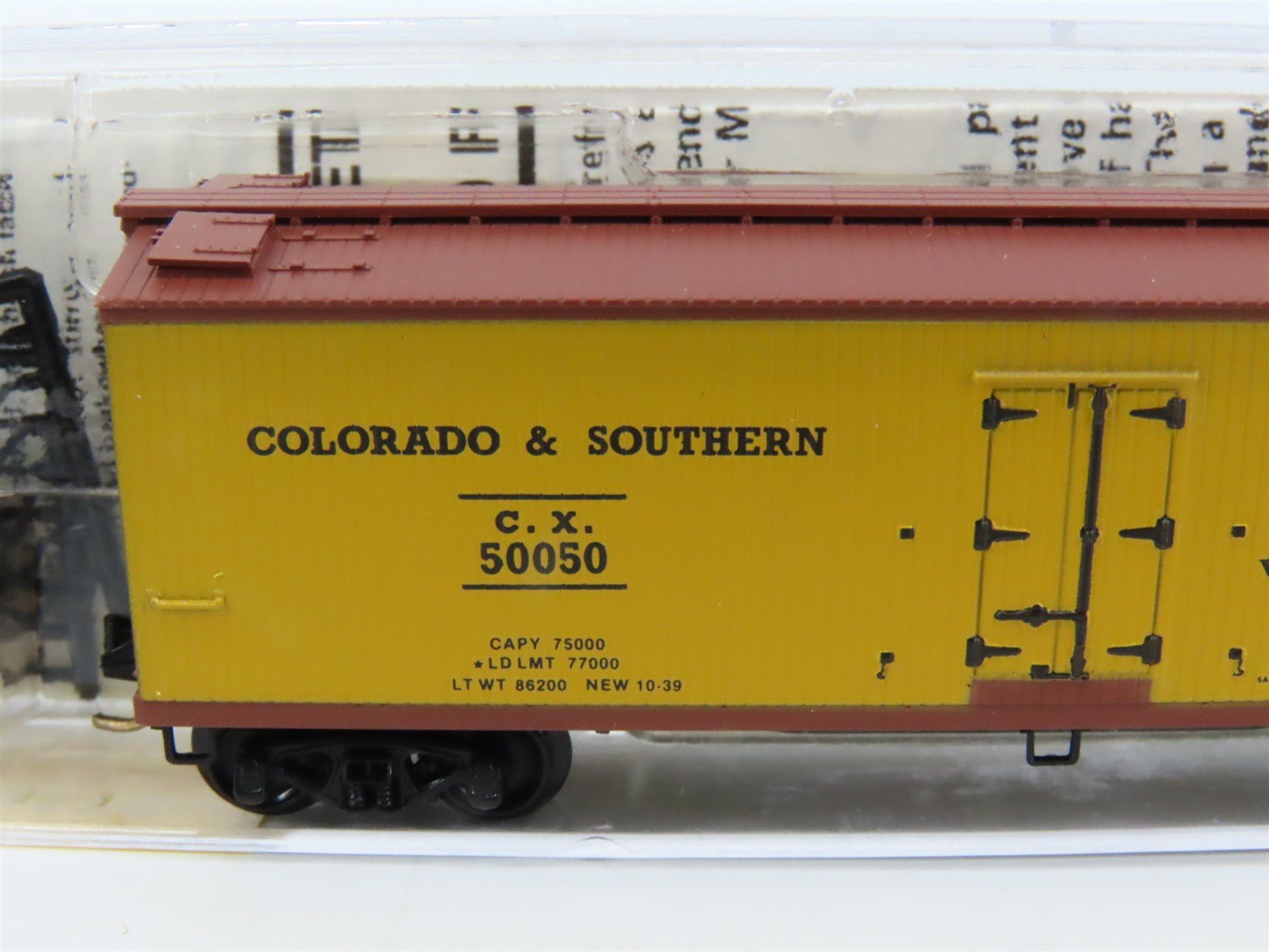 N Scale Micro-Trains MTL 49370 CBQ/Colorado & Southern 40' Wood Reefer #50050