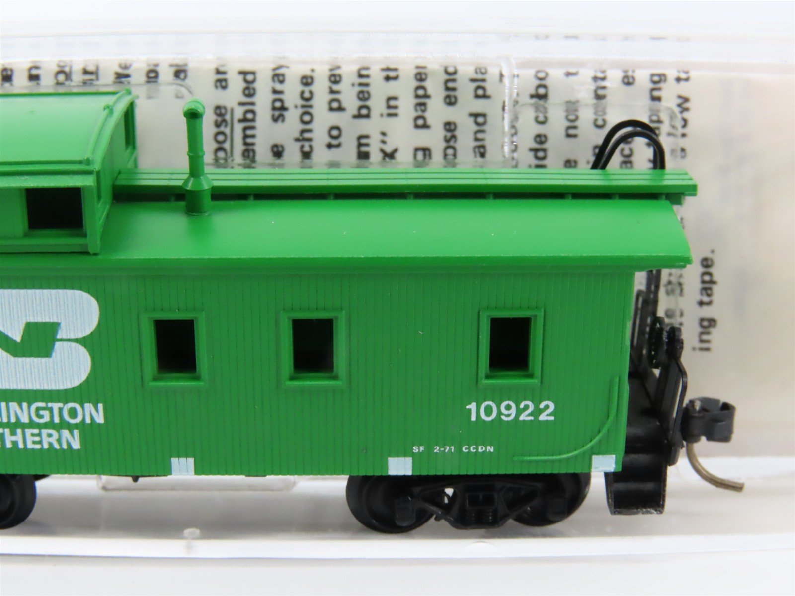 N Scale Micro-Trains MTL 51090 BN Burlington Northern 34' Wood Caboose #10922