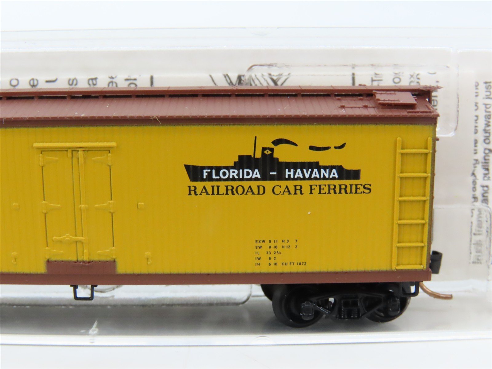N Scale Micro-Trains MTL 49510 WIF West India Fruit 40' Wood Reefer #724