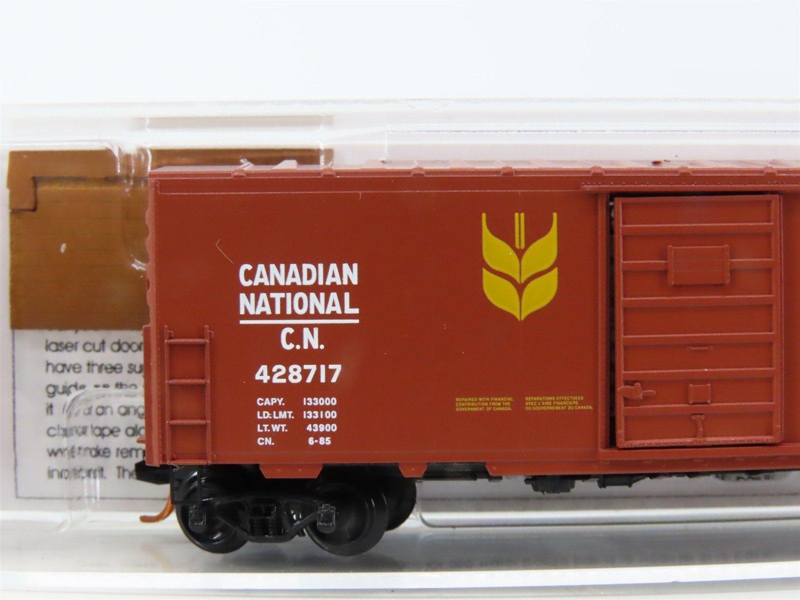 N Scale Micro-Trains MTL 02400341 CN Canadian National 40' Boxcar #428717