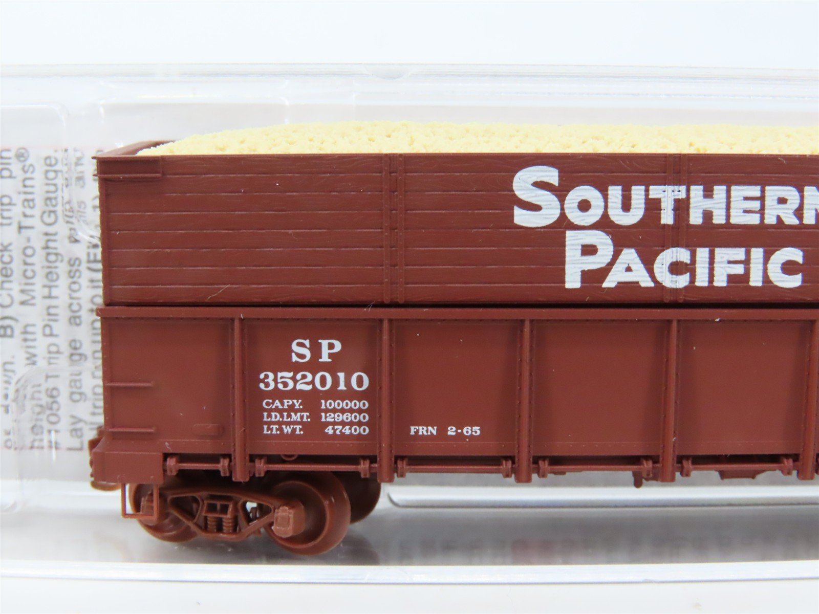 N Micro-Trains MTL 08400022 SP Railway 40' Woodchip Gondola #352010 w/Load