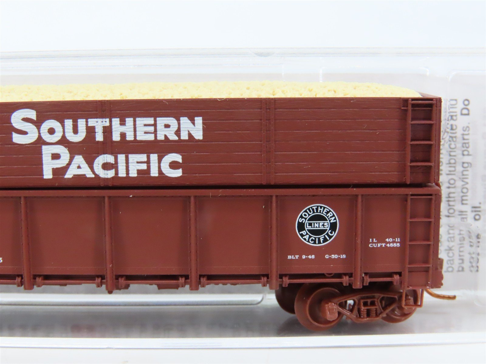 N Micro-Trains MTL 08400022 SP Railway 40' Woodchip Gondola #352010 w/Load