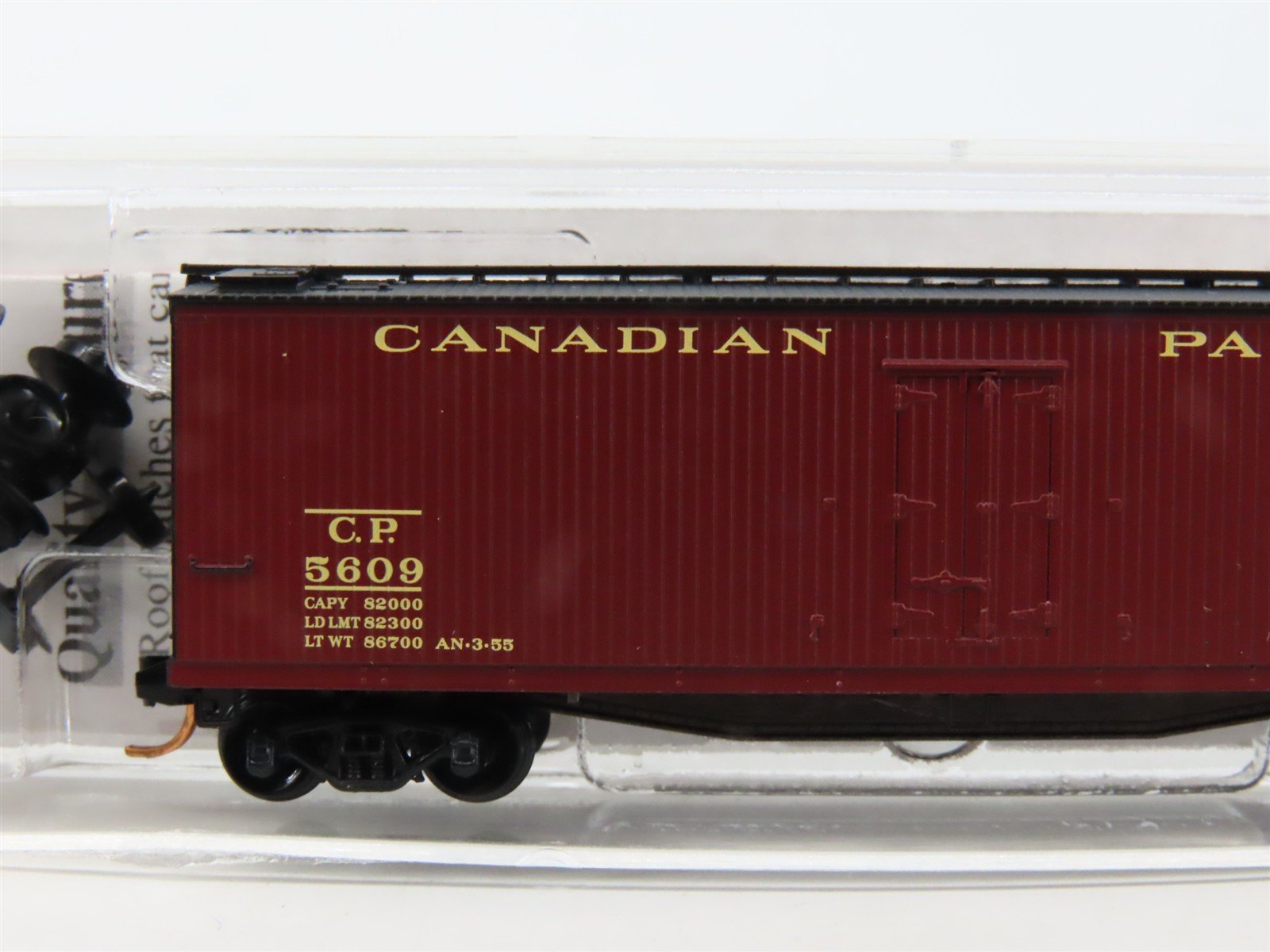 N Scale Micro-Trains MTL 04900530 CP Canadian Pacific 40' Wood Reefer #5609