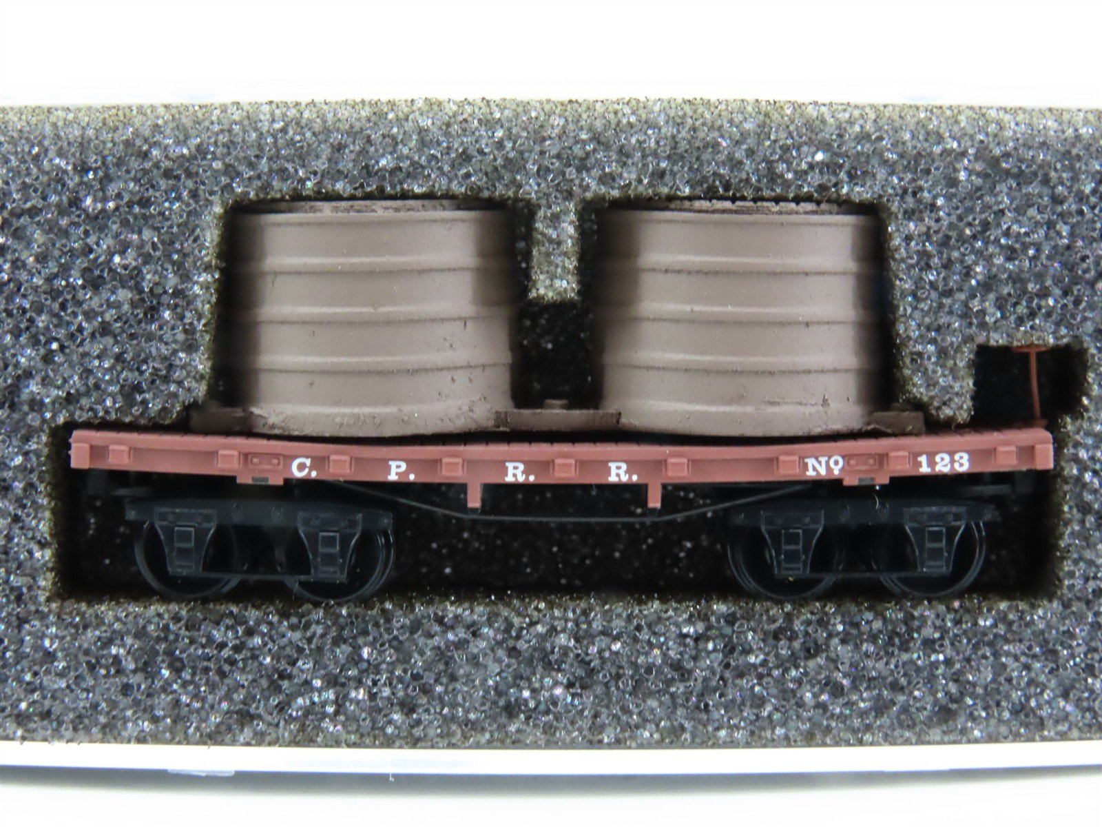 N Scale Micro-Trains MTL 15400090 Central Pacific 26' Civil War Flatcar #123