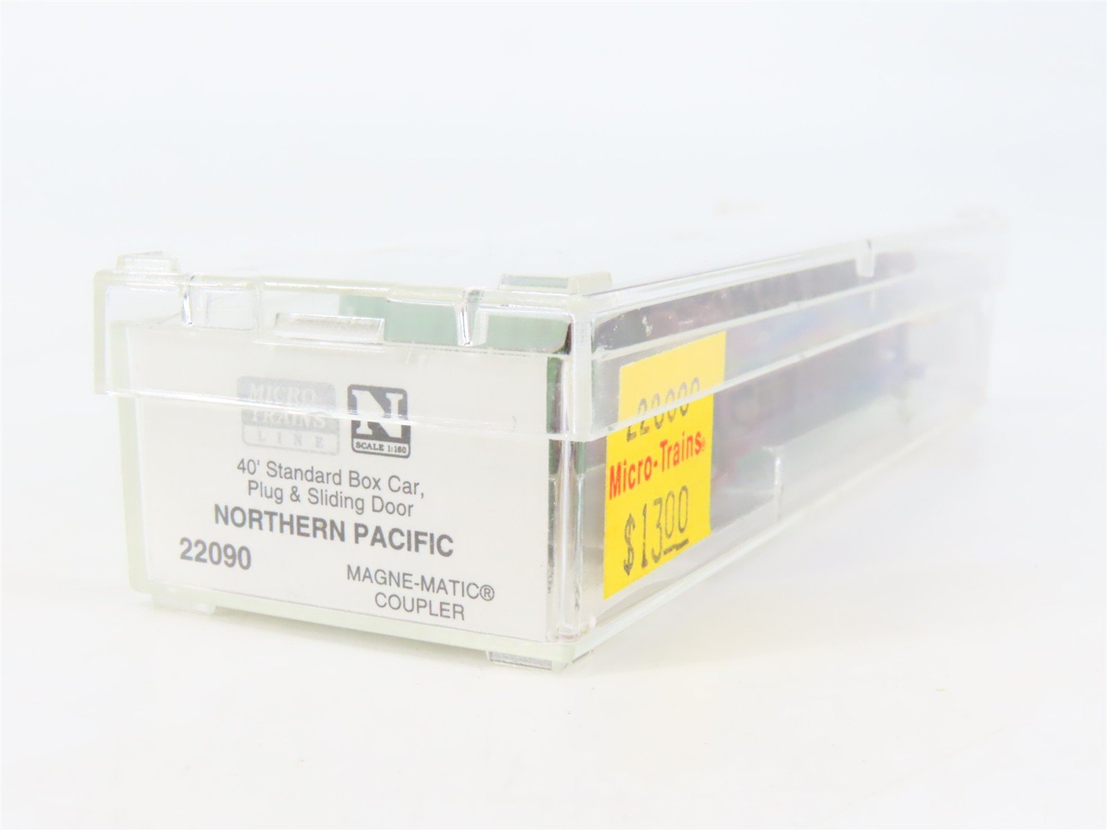 N Scale Micro-Trains MTL 22090 NP Northern Pacific 40' Standard Boxcar #8135