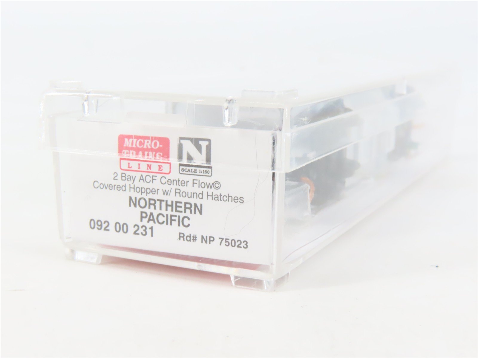 N Micro-Trains MTL 09200231 NP Northern Pacific 2-Bay Covered Hopper #75023