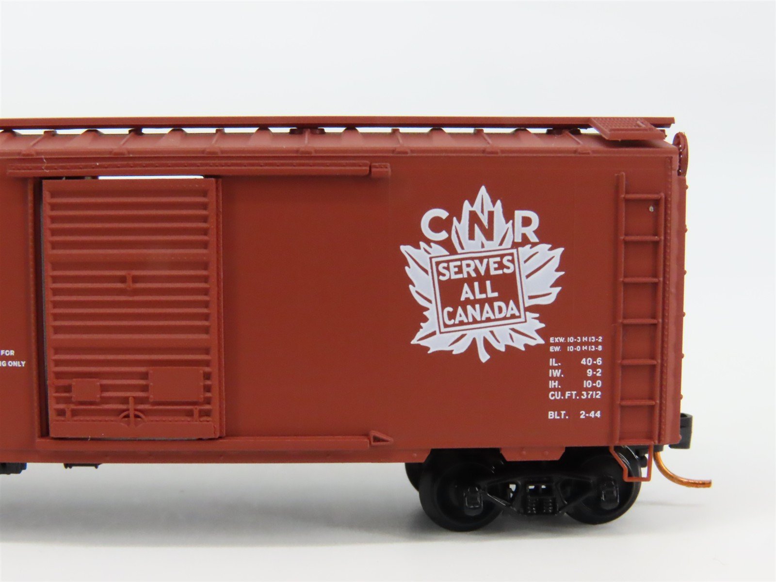 N Scale Micro-Trains 02000796 CN Canadian National 40' Box Car 484327 RTR