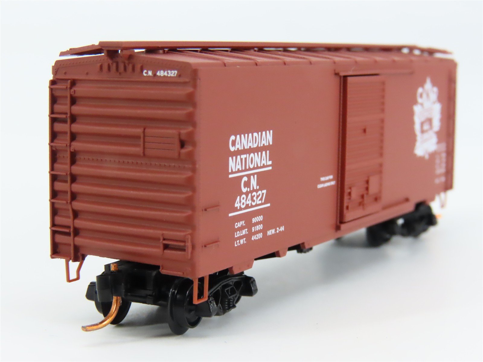 N Scale Micro-Trains 02000796 CN Canadian National 40' Box Car 484327 RTR