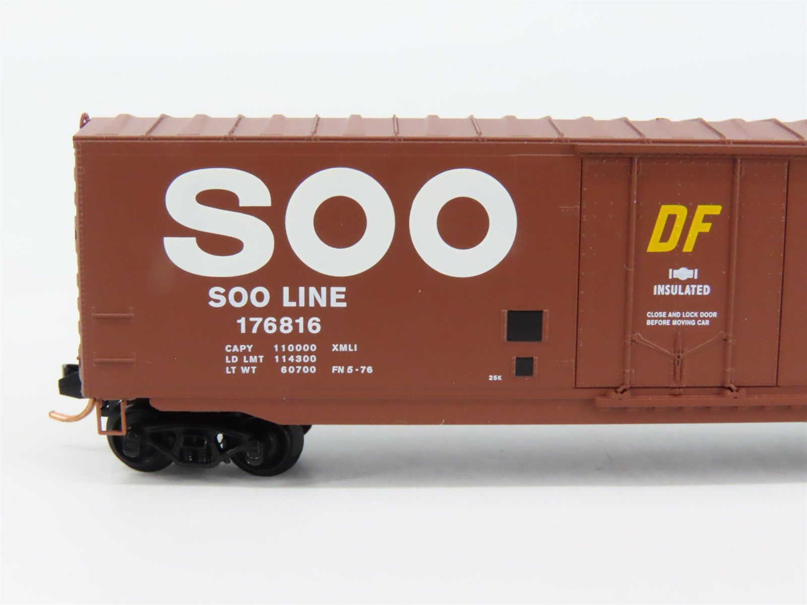 N Scale Micro-Trains 03800400 Soo Line 50' Box Car 176816 RTR