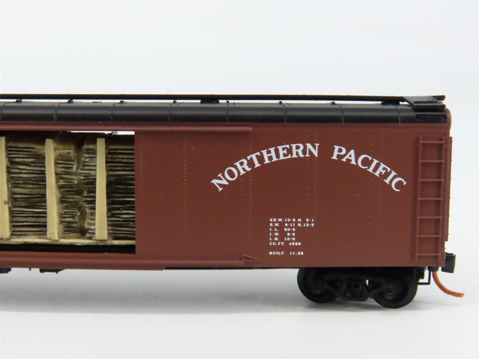 N Scale Micro-Trains 07900020 NP Northern Pacific 50' Box Car 39630 RTR