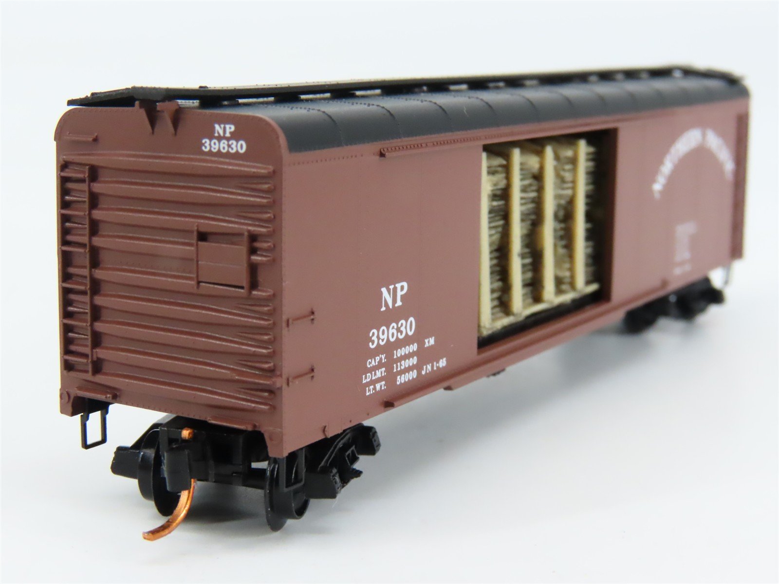 N Scale Micro-Trains 07900020 NP Northern Pacific 50' Box Car 39630 RTR