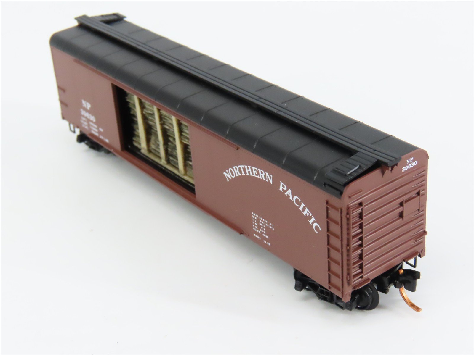 N Scale Micro-Trains 07900020 NP Northern Pacific 50' Box Car 39630 RTR