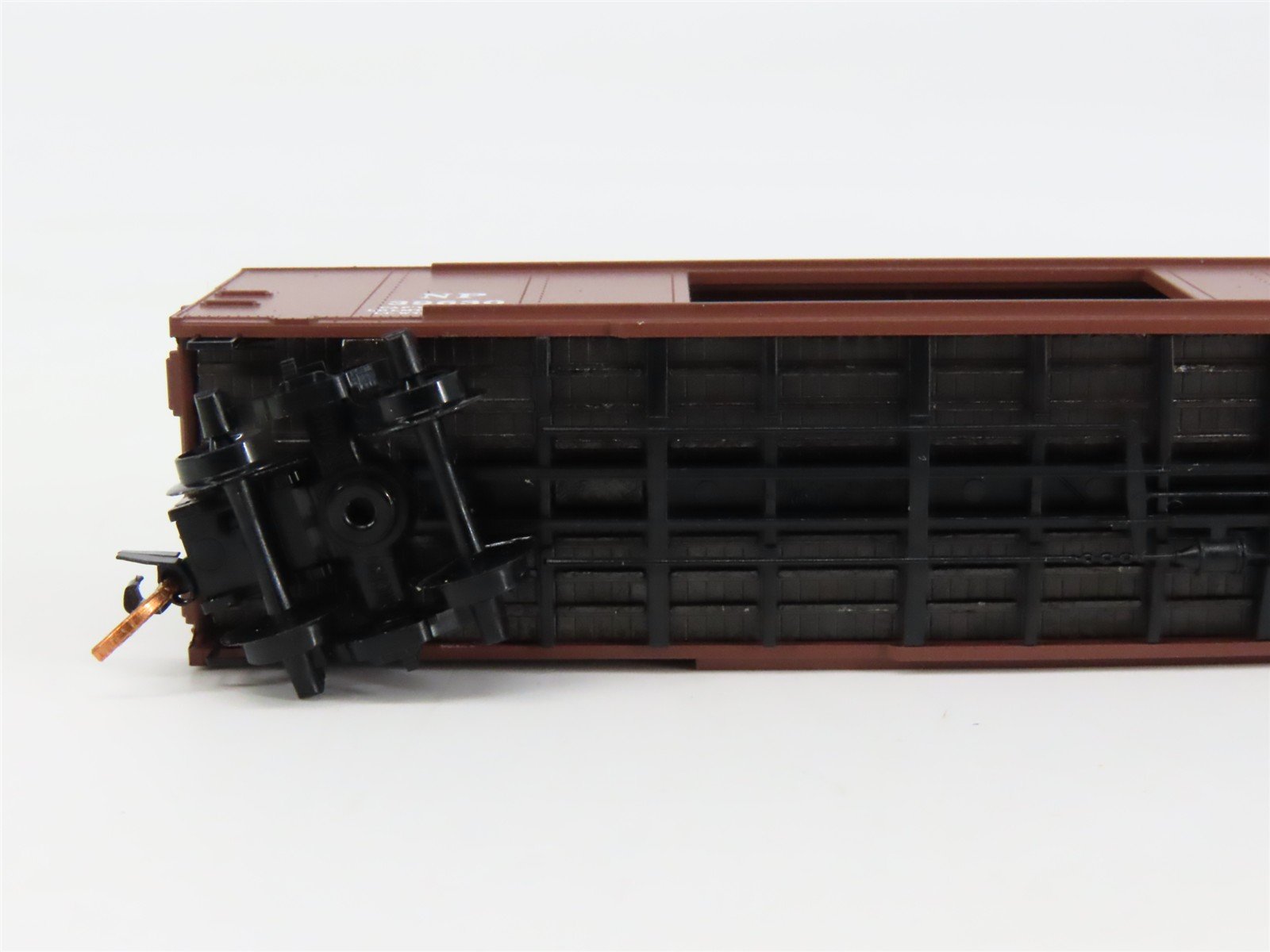 N Scale Micro-Trains 07900020 NP Northern Pacific 50' Box Car 39630 RTR