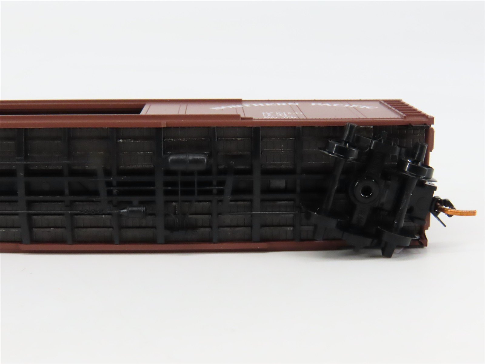 N Scale Micro-Trains 07900020 NP Northern Pacific 50' Box Car 39630 RTR