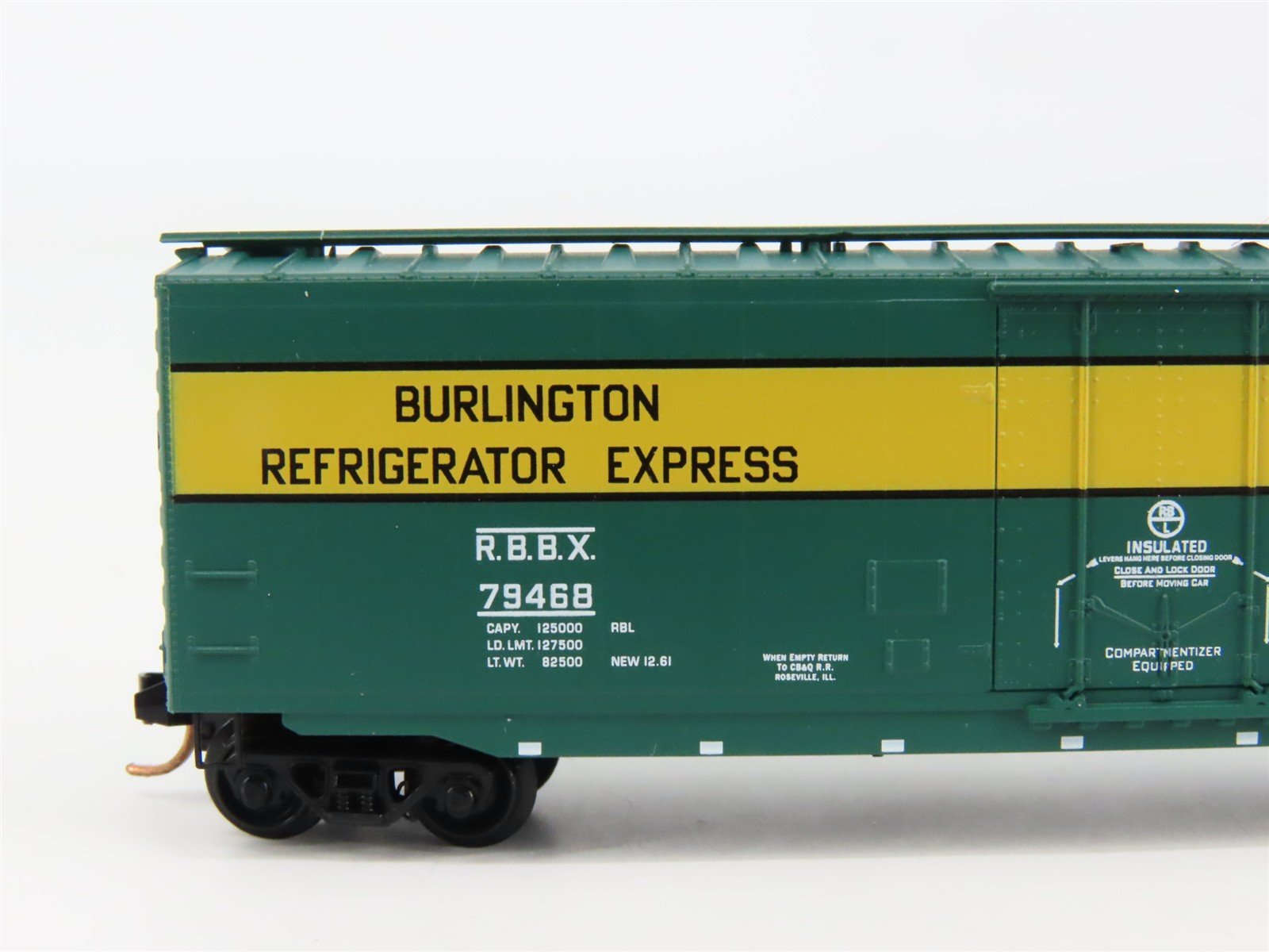 N Scale Micro-Trains 32370 RBBX Chicago, Burlington & Quincy 50' Box Car RTR