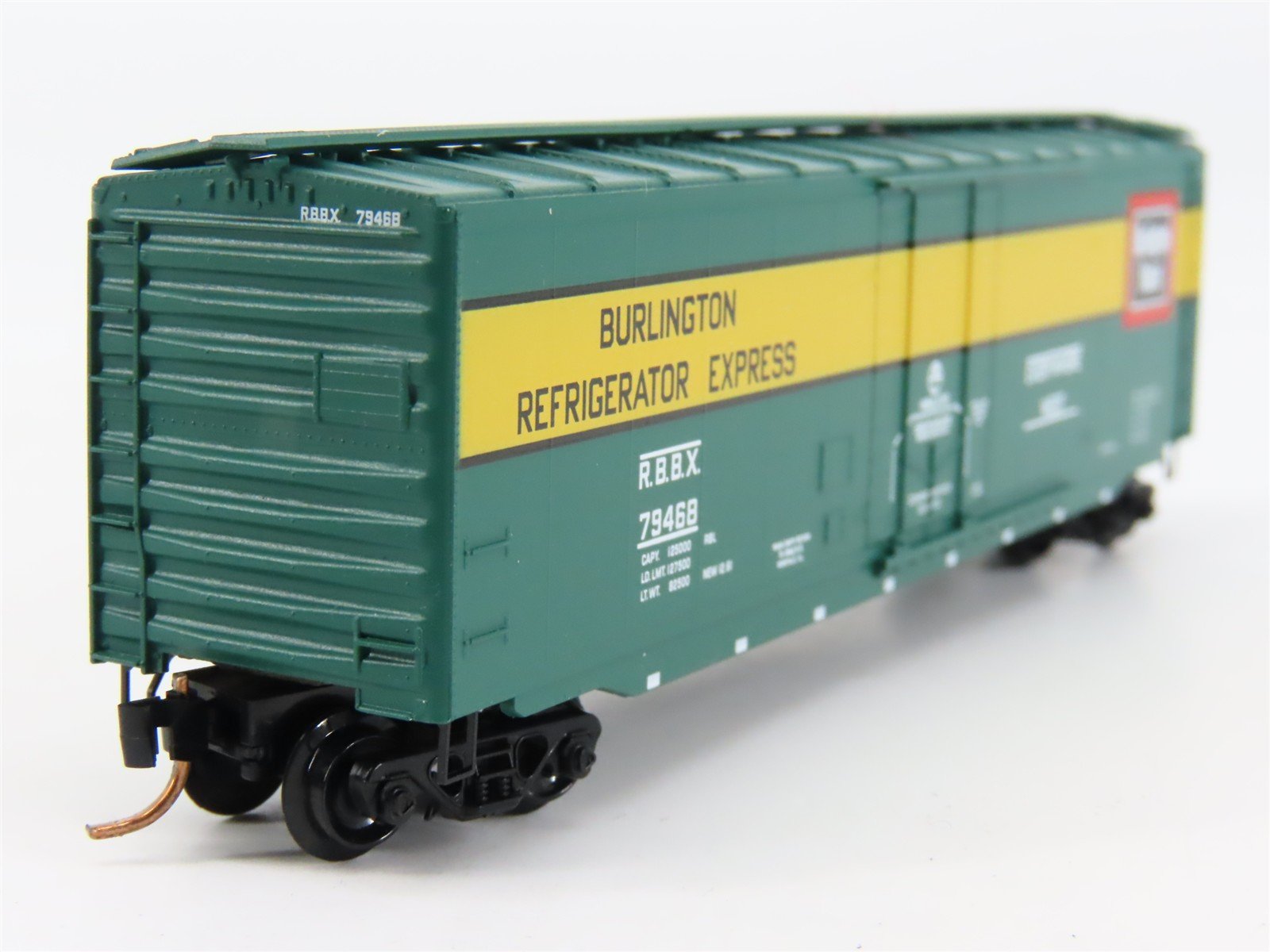 N Scale Micro-Trains 32370 RBBX Chicago, Burlington & Quincy 50' Box Car RTR
