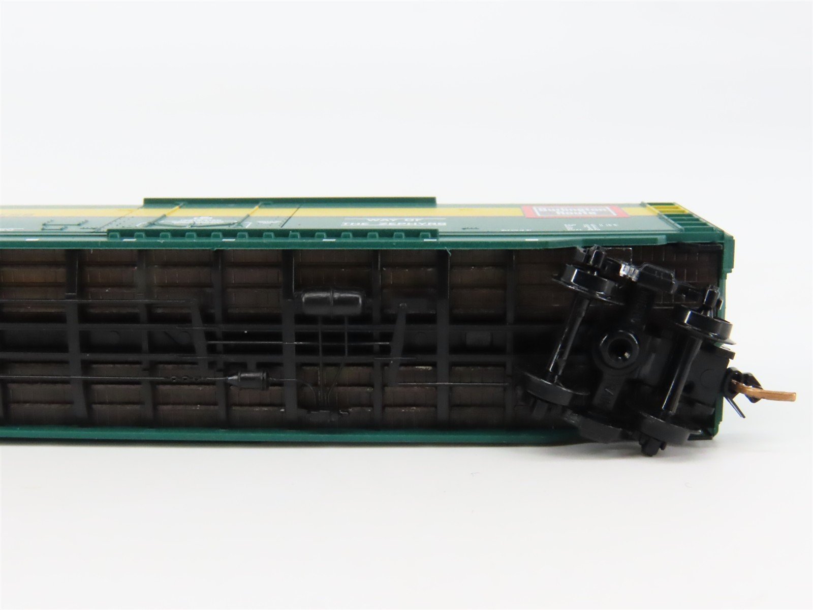 N Scale Micro-Trains 32370 RBBX Chicago, Burlington & Quincy 50' Box Car RTR