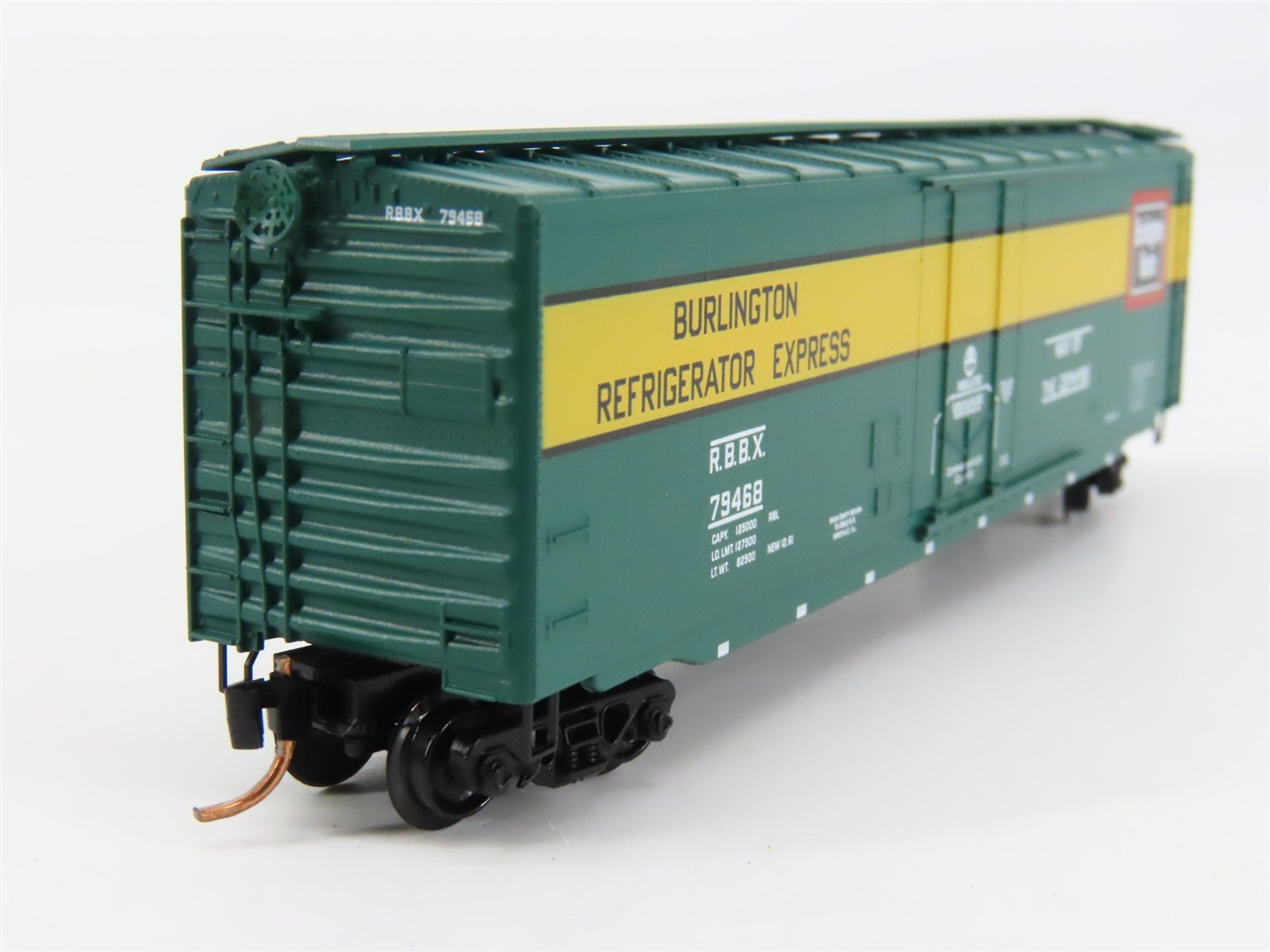 N Scale Micro-Trains 32370 RBBX Chicago, Burlington & Quincy 50' Box Car RTR