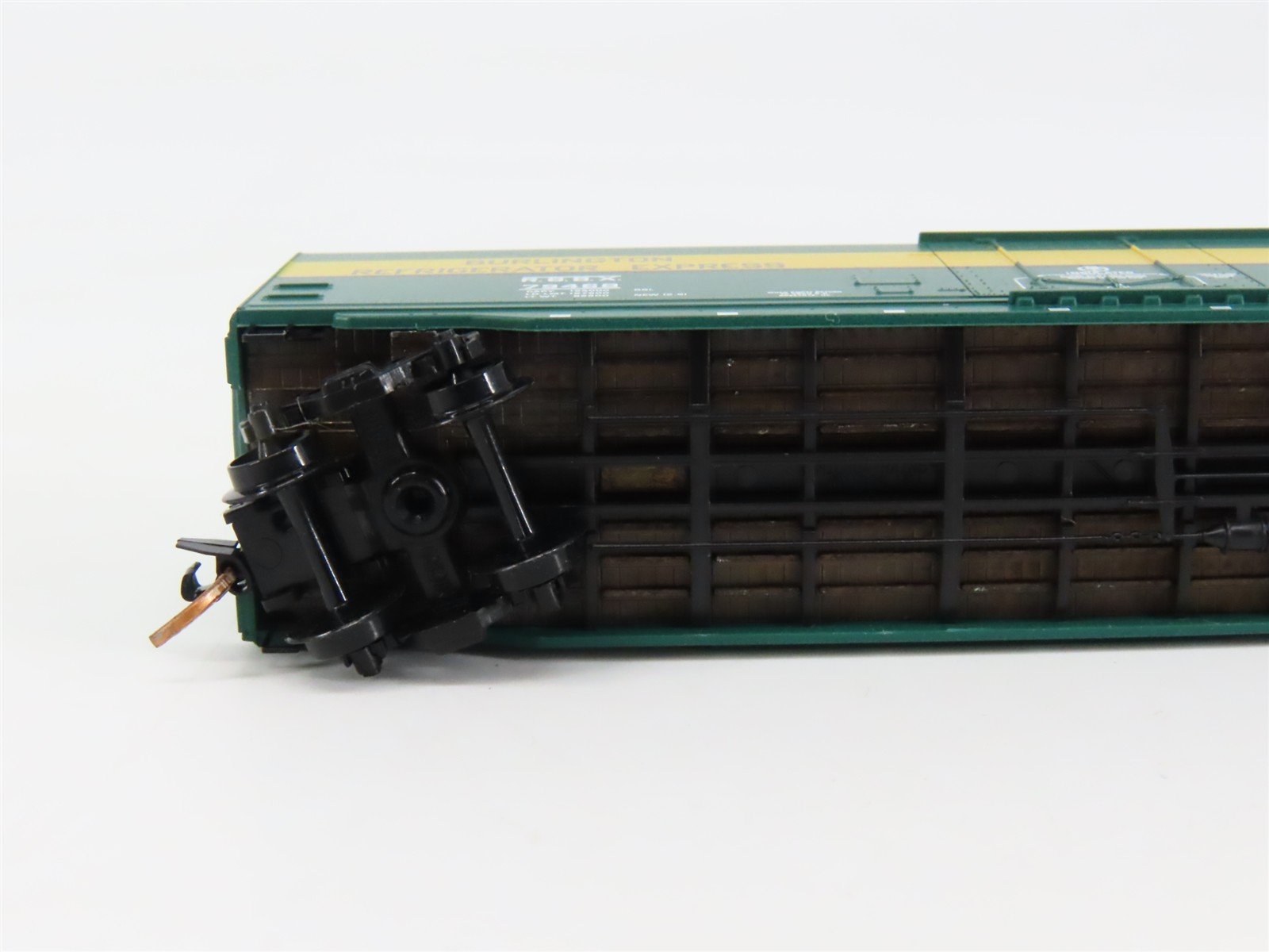N Scale Micro-Trains 32370 RBBX Chicago, Burlington & Quincy 50' Box Car RTR