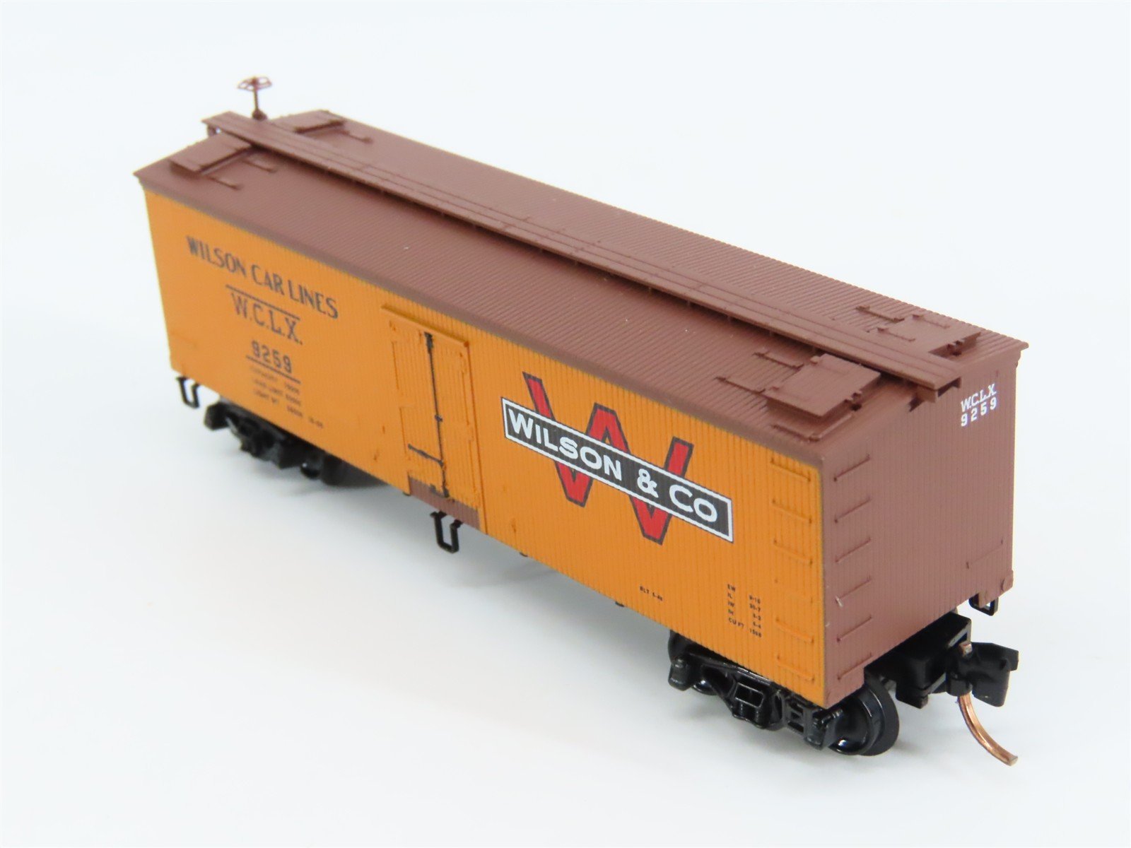 N Scale Micro-Trains 58540 WCLX Wilson Car Lines 36' Reefer 9259 RTR