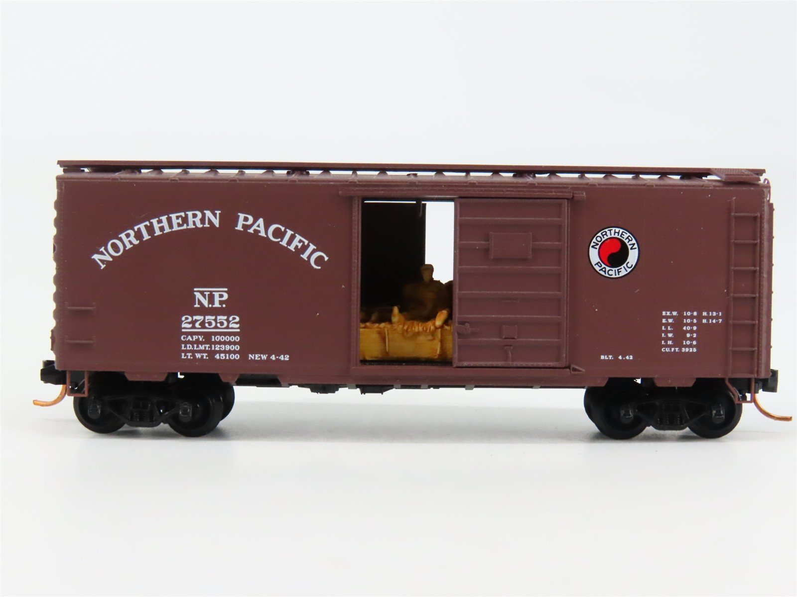 N Scale Micro-Trains 02000980 NP Northern Pacific 40' Box Car 27552 RTR